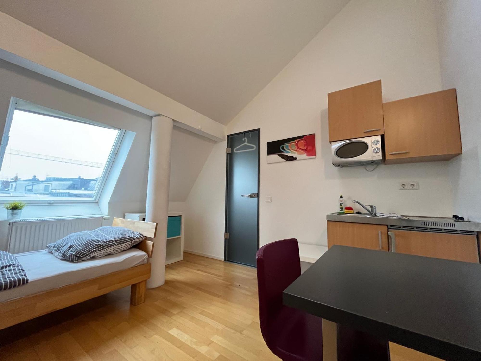 Simplex Apartments Am Ludwigsplatz คาร์ลสรูเฮอ ภายนอก รูปภาพ