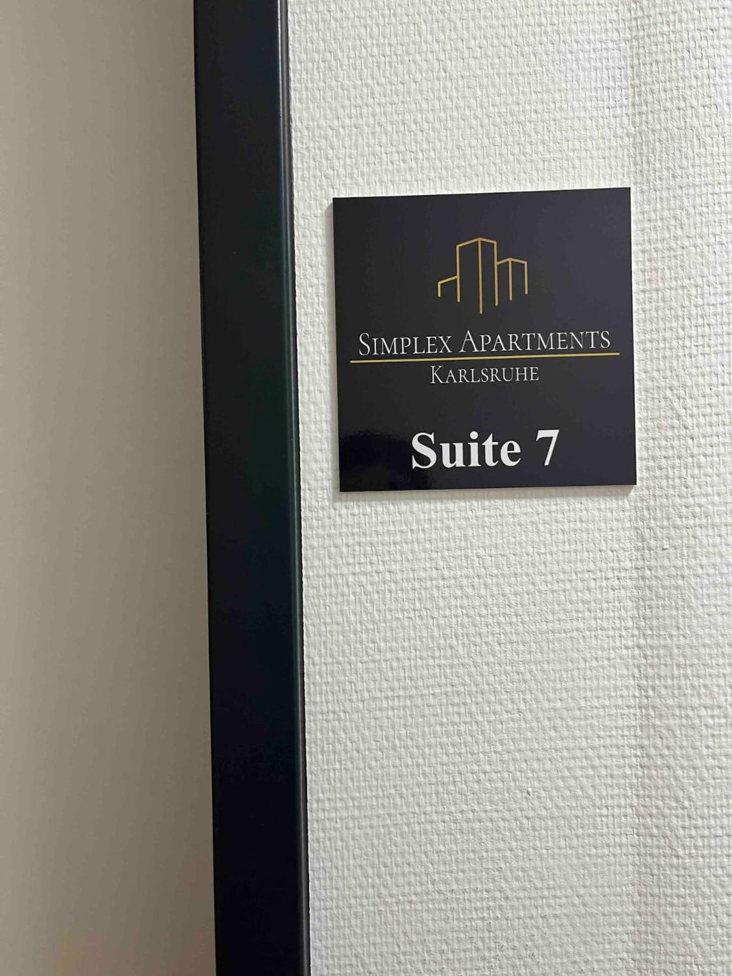 Simplex Apartments Am Ludwigsplatz คาร์ลสรูเฮอ ภายนอก รูปภาพ